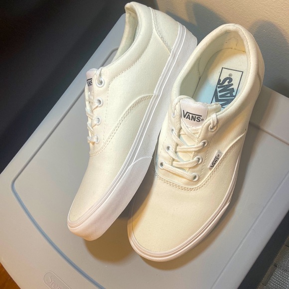 Vans Womens Low-Top Sneakers White Classic Tumble True White 6.5 main image 1